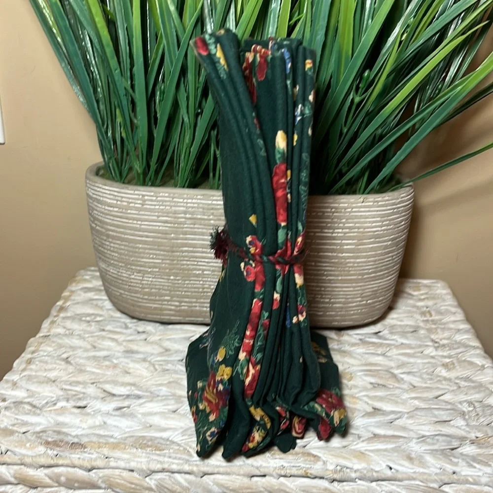 April Cornell Estella Rose Green & Red Floral Napkin Set/10 16x16 Cotton NWT